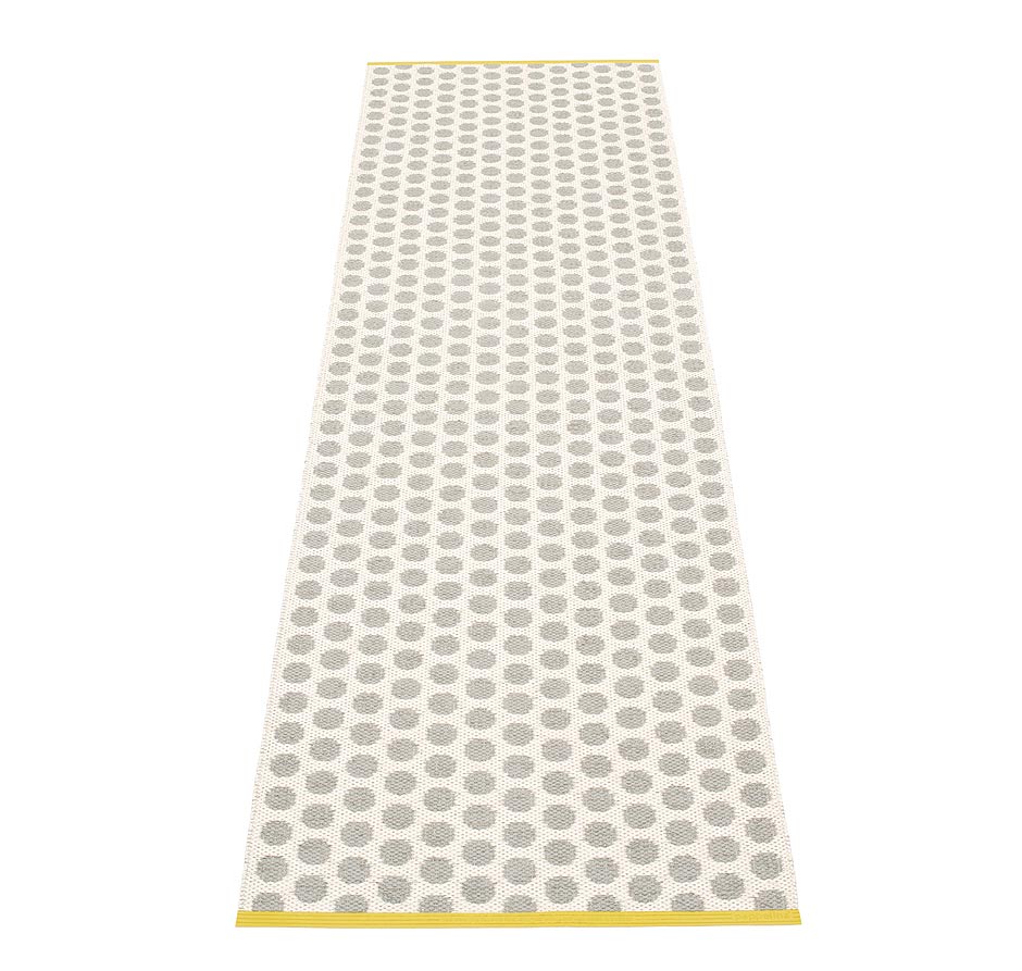 pappelina Noa Kunststoff-Teppich 70 x 250 cm warmes grau/vanille mit Kante senf