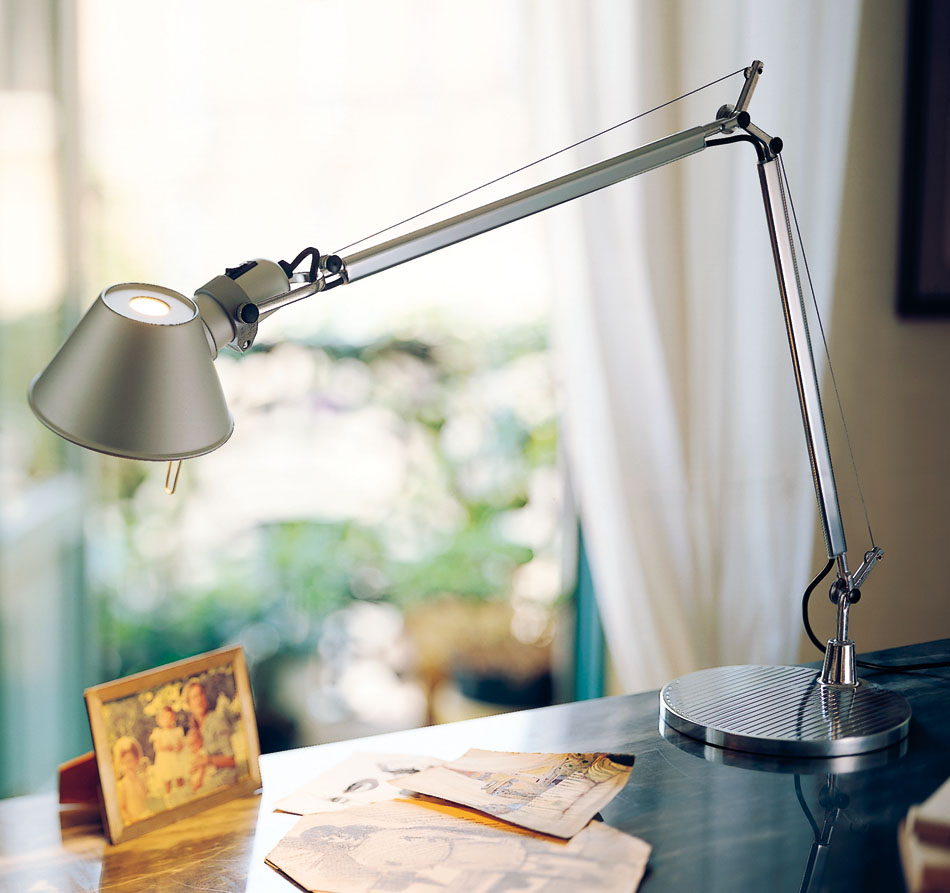 Artemide Tolomeo Tavolo mit Tischfuß